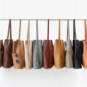 Meet your Posher, Liana